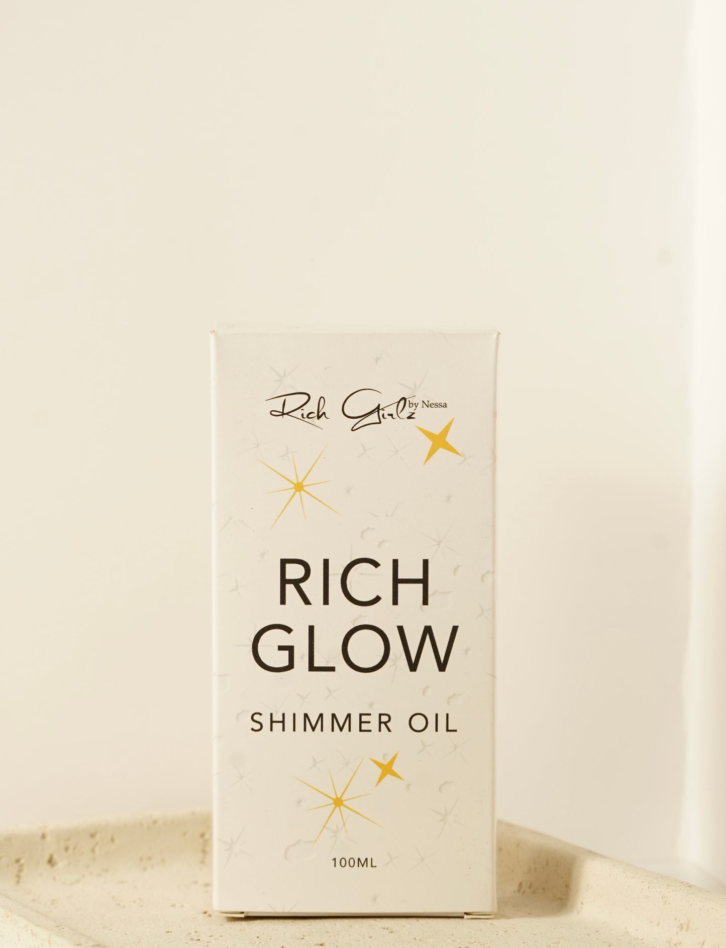 
                  
                    Rich Glow Shimmer Oil
                  
                